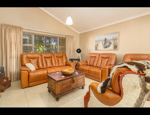3 BEDROOM FREESTANDING FOR SALE IN MELKBOSSTRAND CENTRAL